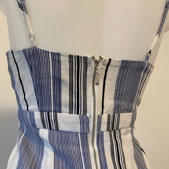 Forever 21 Nautical Jumper with cut out. Size small - Picture 6 of 8